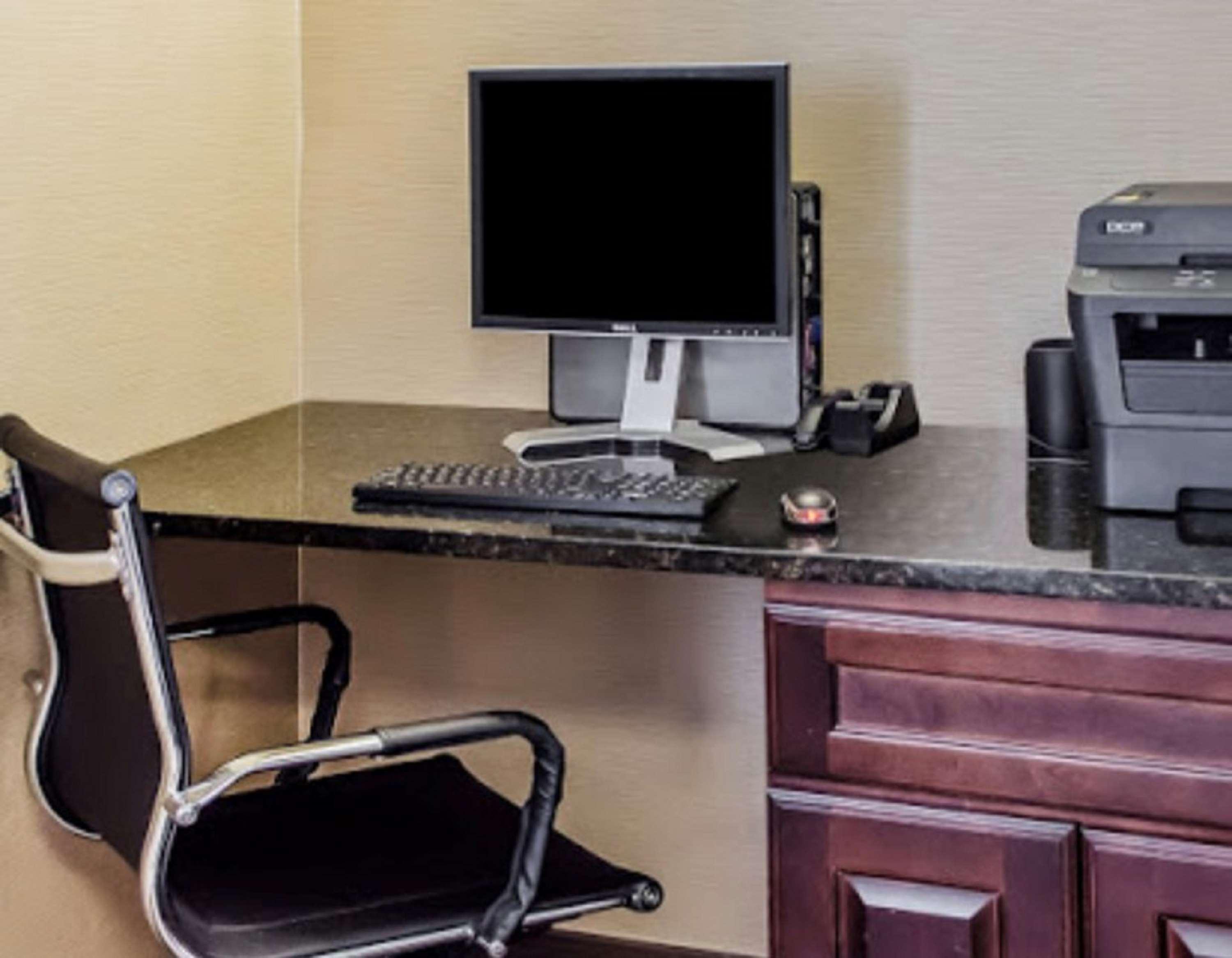 Surestay Plus By Best Western Jonestown Lebanon Valley Exterior photo